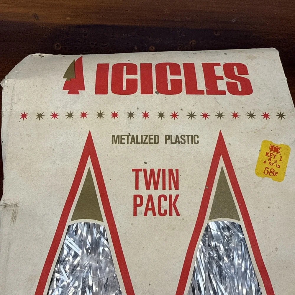 Vintage Metalized Plastic Icicles Flameproof Twin Pack‎ 1250 Strands 18 Inch